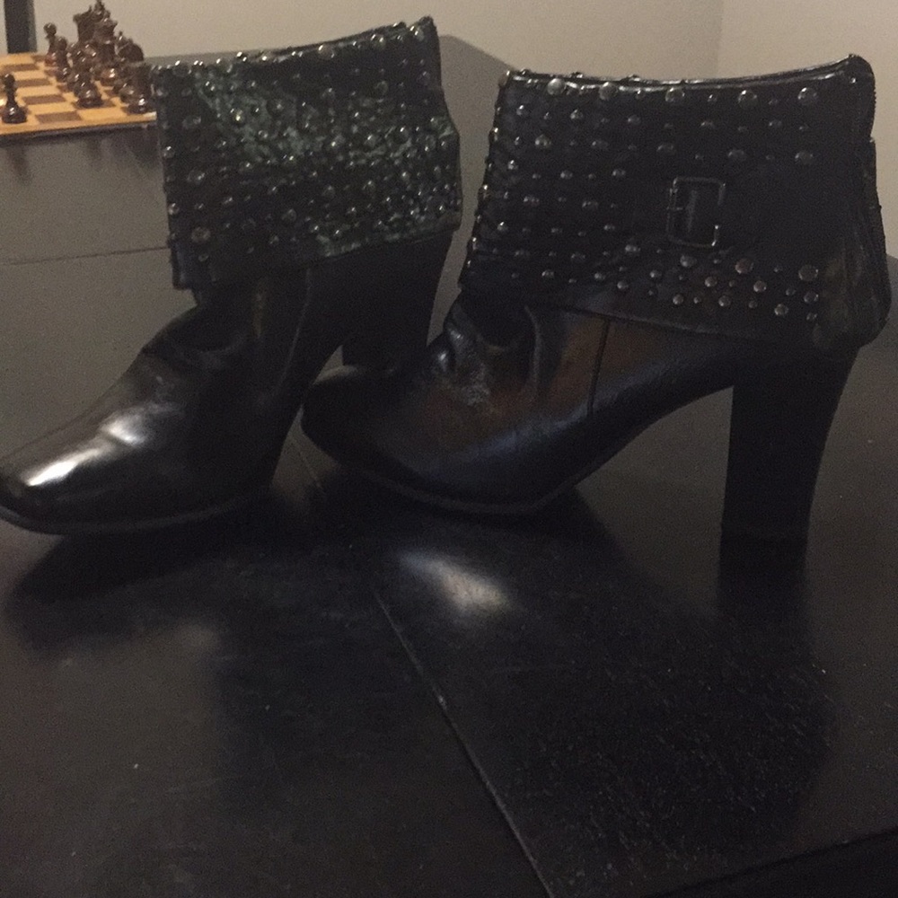 Black boots